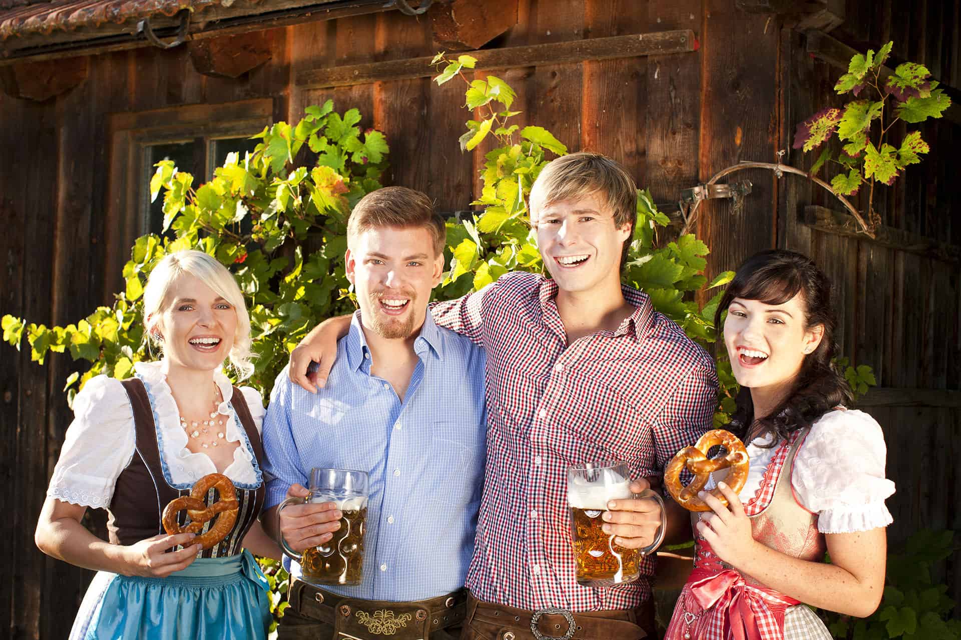 В германии друзья есть. Друзья в Германии. Друзья пиво Германия 94. Картинка 94 процента крендель друзья пиво.